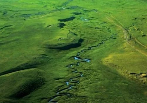 世界上最浅的河耗来河 水深20~30厘米(水流和面积越来越小)
