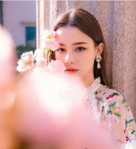俄罗斯最美女模特，dasha taran年仅20岁(好看到犯规)