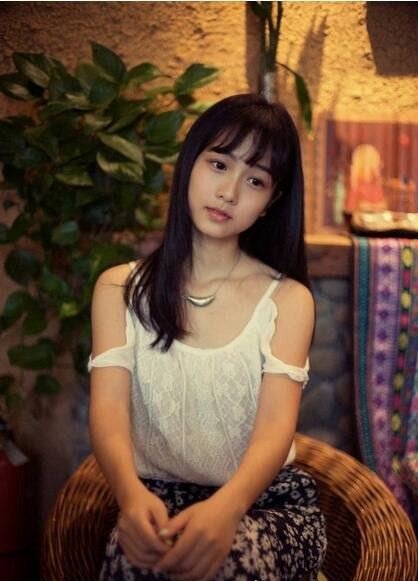 浙大军训女神蔡卓音 清纯甜美的形象受无数人追捧(组图)