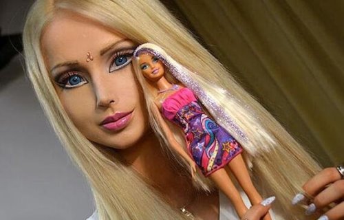 真人版芭比娃娃，valeria lukyanova(看着像个假人)