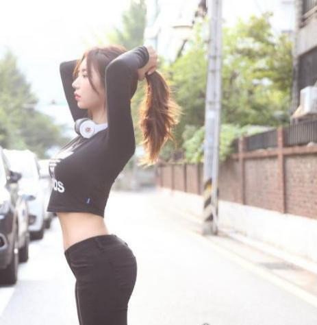 韩国最美体育老师 艺正花(肤白貌美/大胸大长腿)