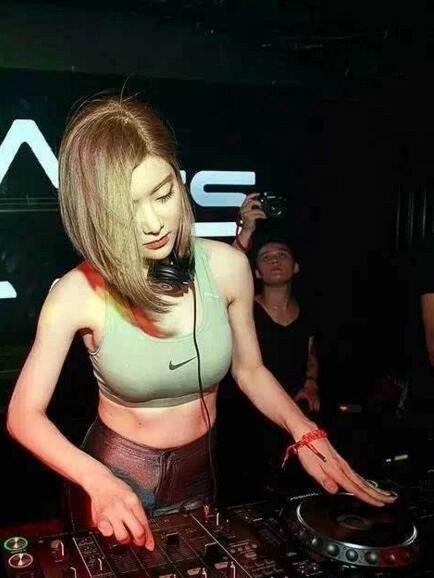 世界最美女dj 韩国dj soda黄素熙美得不可方物(身材更是火辣)