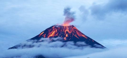 世界上最大的火山排名 黄石公园火山面积最大(占地7988平方千米)