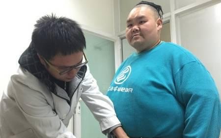 现任中国第一胖 邓桂梁体重522斤(前任孙亮因心脏衰竭死亡)