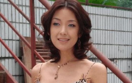 中国最美变性人 变性后的陈莉莉温柔妩媚比女人还要女人