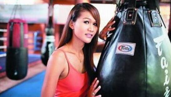 世界十大著名双性人 泰国美女双性人成拳击女王