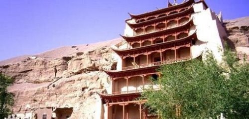 三危山在哪里 甘肃省敦煌市(莫高窟的修建与此山有关)