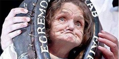 世界上最丑的女人 英国老太安妮伍兹(获得吉尼斯世界认证)