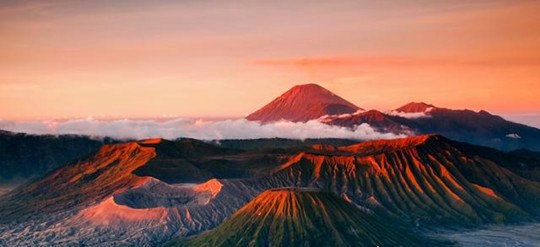 世界上火山最多的国家是哪个 印度尼西亚(有500多座火山)