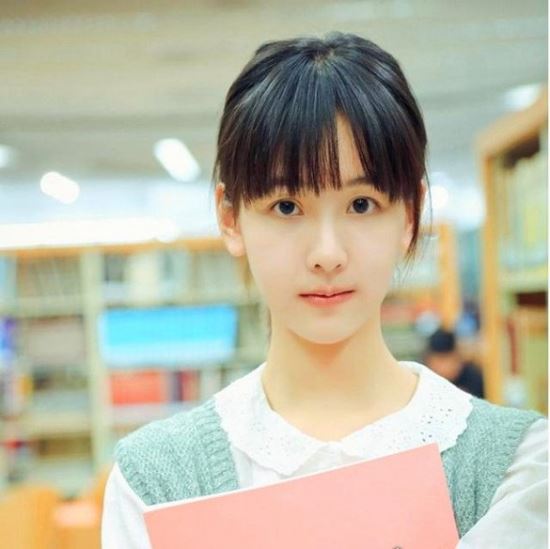最美校花陈都灵图片欣赏 名副其实的最美校花(高清写真)