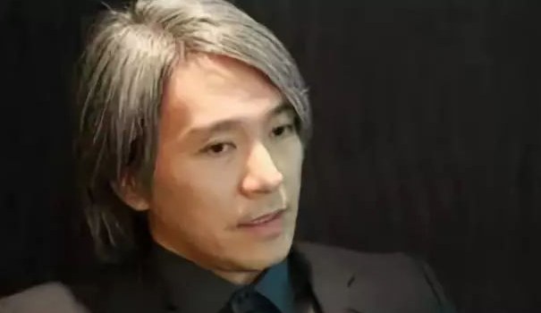 身价过300亿的明星周星驰 时至今日仍单身一人(演艺界的大佬)