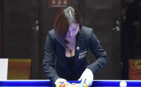 世界最美台球女裁判 吕萌希子性感写真(令人羡慕的人间胸器)