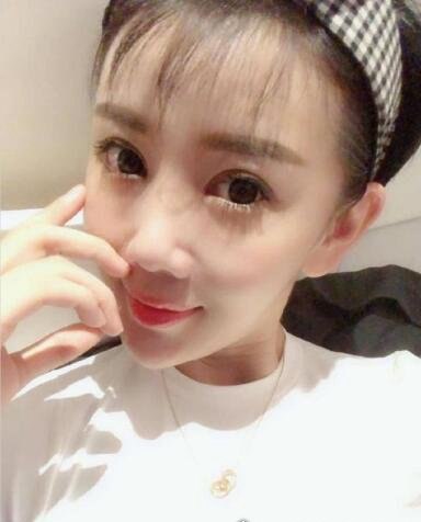 快手安若溪真实身份 在直播间豪刷131万(网传是杭州首富)