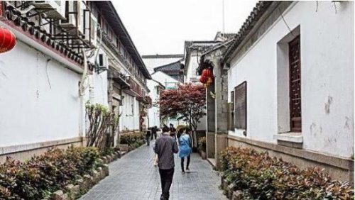 乌衣巷在哪里在哪个市 在南京市秦淮区的文德桥旁(乌衣巷的来源)