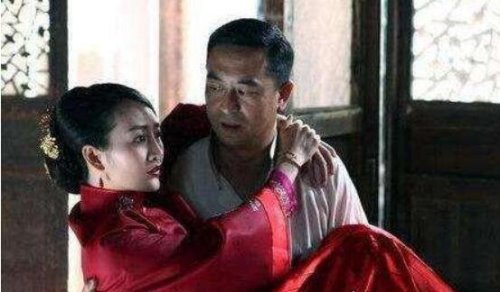 结婚晚上男生会对你做啥 太累了啥也不会干(第二晚躲不过)