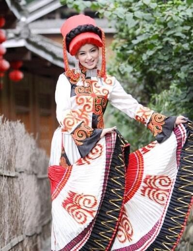 彝族第一美女 玛嘿阿依选美现场图片曝光(惊艳全场)
