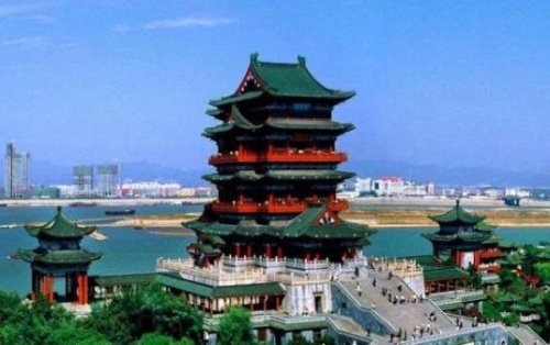 滕王阁在哪个城市 位于江西省南昌市西北部沿江路(赣江东岸)