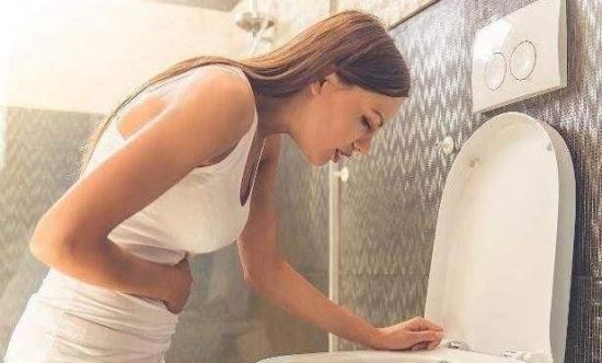 有这8个征兆说明你怀孕了 女人怀孕最快的信号便是＂出血＂
