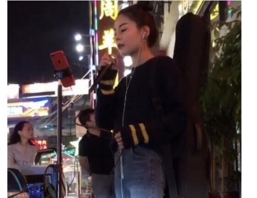 网红花姐的个人资料 曾是大排档驻唱歌手后在抖音快手走红