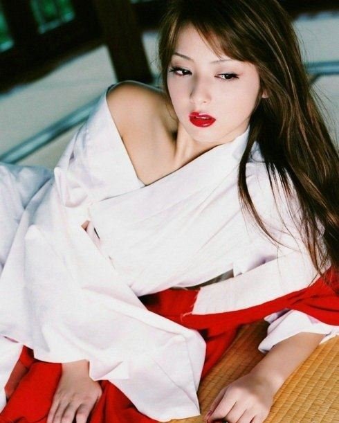 世界第一美女竟是韩国整容女林珍娜 这些人都秒杀她