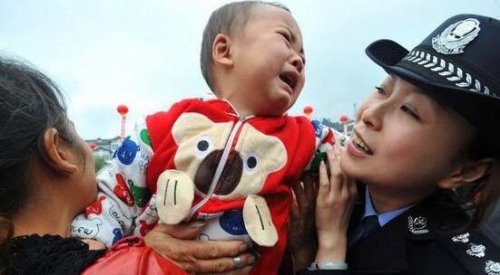 中国第一人贩子陈莲香 两年拐卖46名孩童终落网