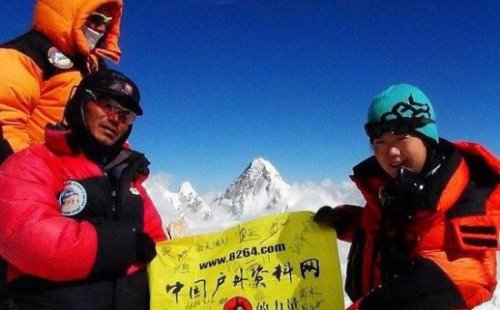 中国女子登山第一人 罗静(她成功登顶8844米的珠穆朗玛峰)