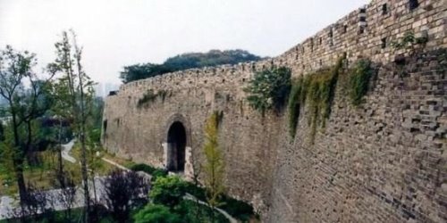 石头城是对我国哪座城市的美称 历代王朝的京都南京(也叫金陵城)