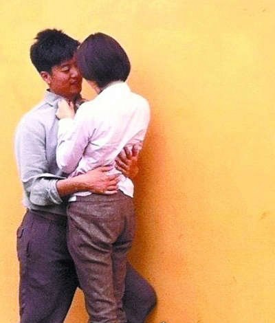 曹曦文豪门出身 被陈思成抛弃后嫁富二代(现在是单亲妈妈)