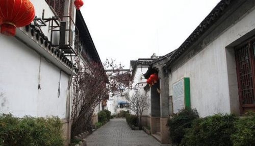 乌衣巷位于哪里?南京秦淮河上的文德桥旁(关于乌衣巷的历史由来)