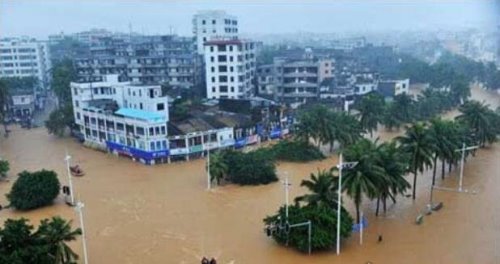 史上最强台风21级 能在海面掀起20米巨浪(常与狂风暴雨相伴)