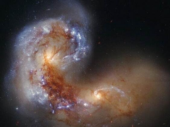 宇宙最明亮星系 极亮红外星系比300万亿个太阳还要亮
