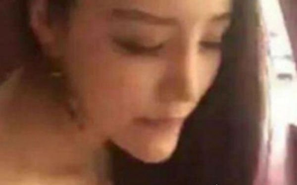 迪丽热巴三部曲不雅视频真相 根本不是热巴(网友不瞎)