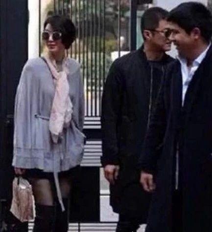 李亚鹏承认恋情 现女友气质优雅有韵味(长相神似王菲)