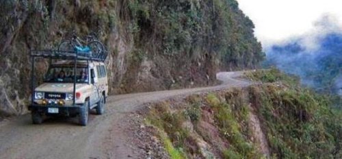 世界上最危险的公路 第一夺命公路每年平均有300人丧命于此