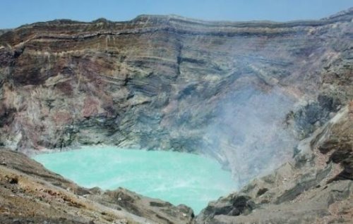 世界上最大的火山口 日本阿苏山火山(周长114公里)