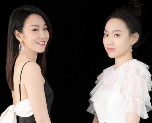 闫妮个人资料简介 闫妮女儿与她长的超像(宛如一对姐妹花)