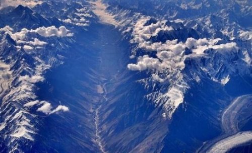 中国最长的山脉 中国第一神山昆仑山脉(全长2500千米)