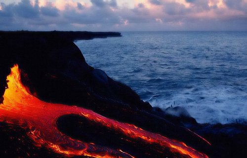世界上最大的火山 冒纳罗亚火山(总高达10203米)