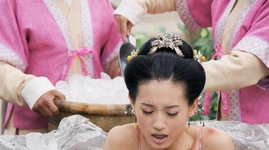古代女子凌虐刑罚坐冰块 残忍冻伤下体半身不遂