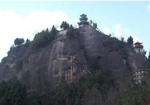 重庆最高的山 第一高峰阴条岭2796米(重庆十大高山排名)