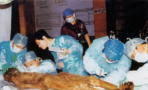 西汉女尸千年不腐美貌惊为天人 发现一枚凌氏惠平的私印