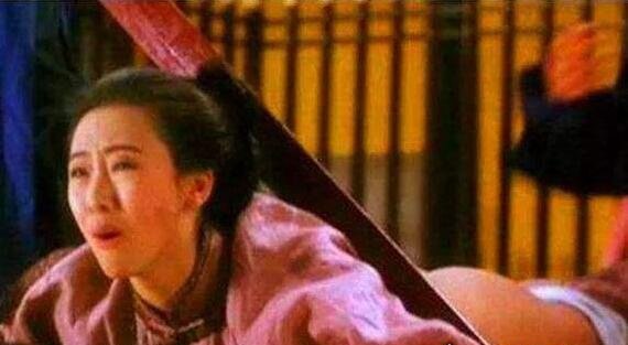 古代打板子是中国五刑之一 光屁股受杖刑不死也残废(视频)