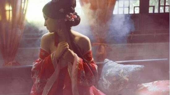 周幽王的宠妃叫什么 褒姒(烽火戏诸侯只为博其一笑)