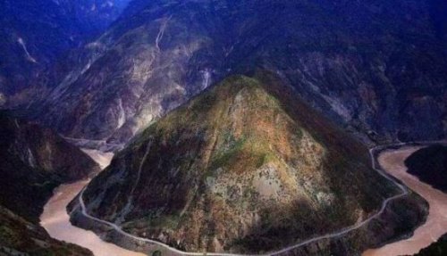 世界第一大峡谷 中国雅鲁藏布大峡谷(长504公里/深6009米)