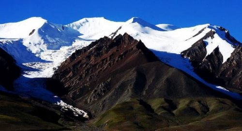 中国最长的山脉 中国第一神山昆仑山脉(全长2500千米)