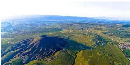 中国最大的火山群 大同火山群(一共有30多座火山)