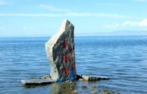 世界上最咸的湖 阿萨尔湖水比死海还咸(含盐量是海水10倍多)