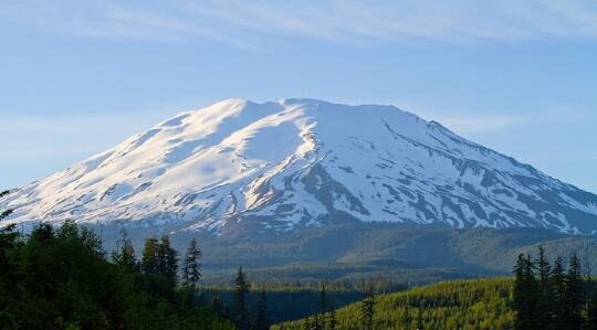 美国最危险的活火山 圣海伦斯火山(曾将山头削去300米)