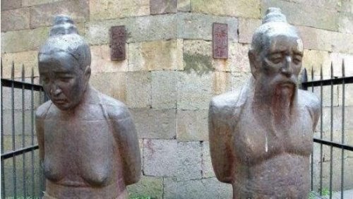 岳飞墓前的四个铁人身份 让秦桧夫妻永远向岳飞赎罪