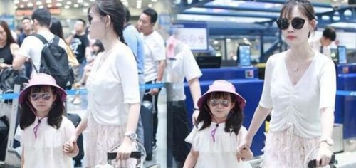 王宝强妈妈去世 送殡现场宝强哭成泪人(马蓉带女儿春风满面)